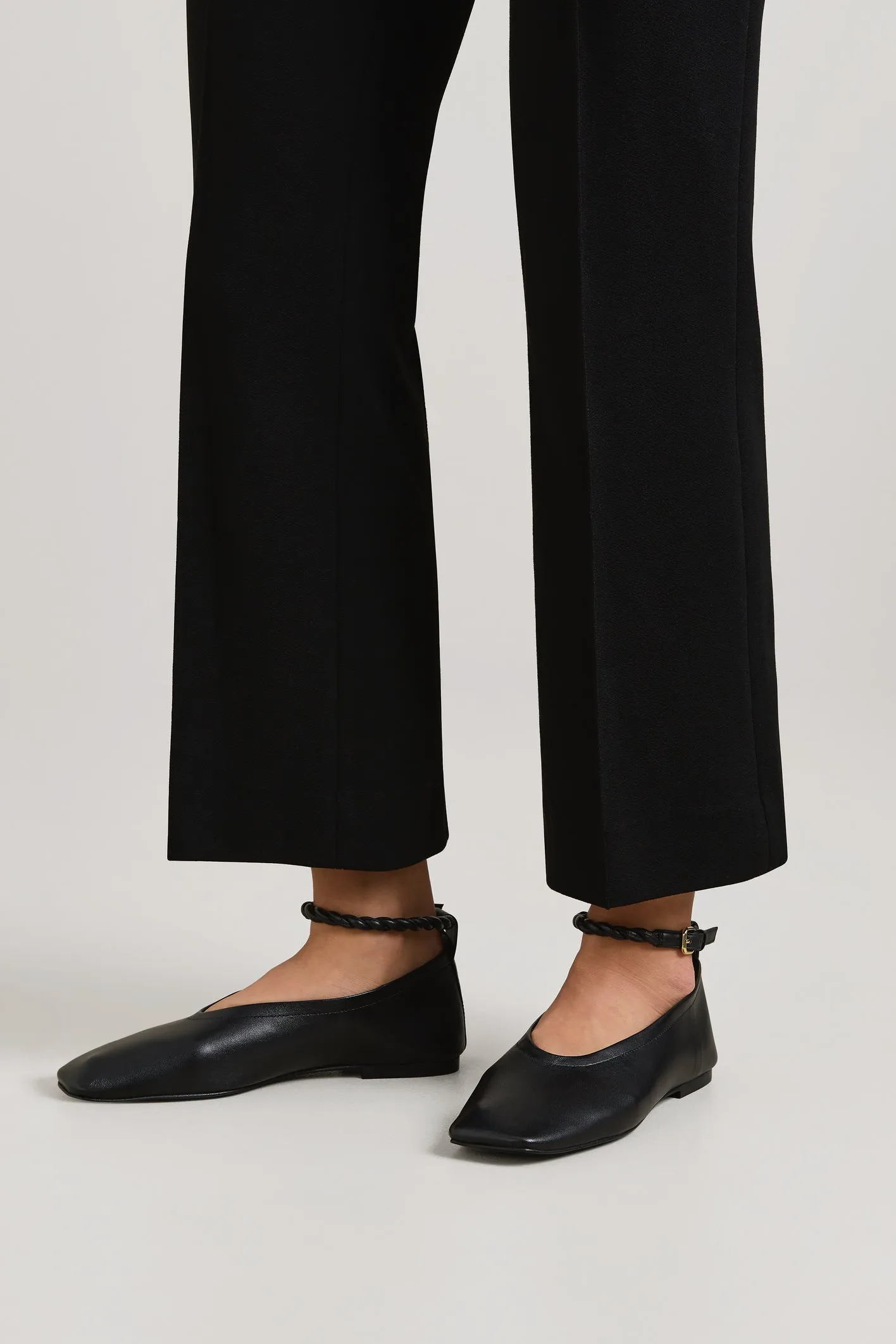 A.Emery | The Steele Flat - Black