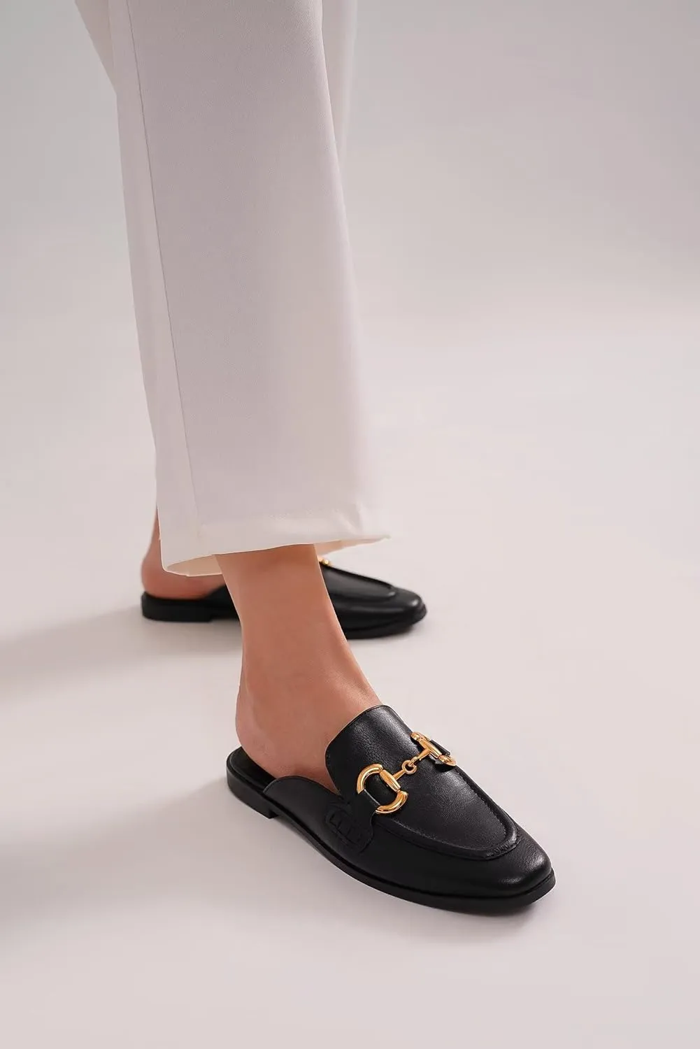 Buckle Mules for Women Flat Mules Slip-on Loafers Round Toe Backless Loafer Shoes Metal Chain Slides
