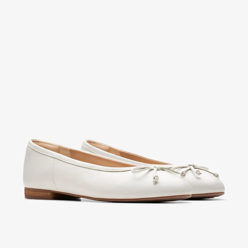 Clarks Women's Fawna Lily White | Lilac Leather