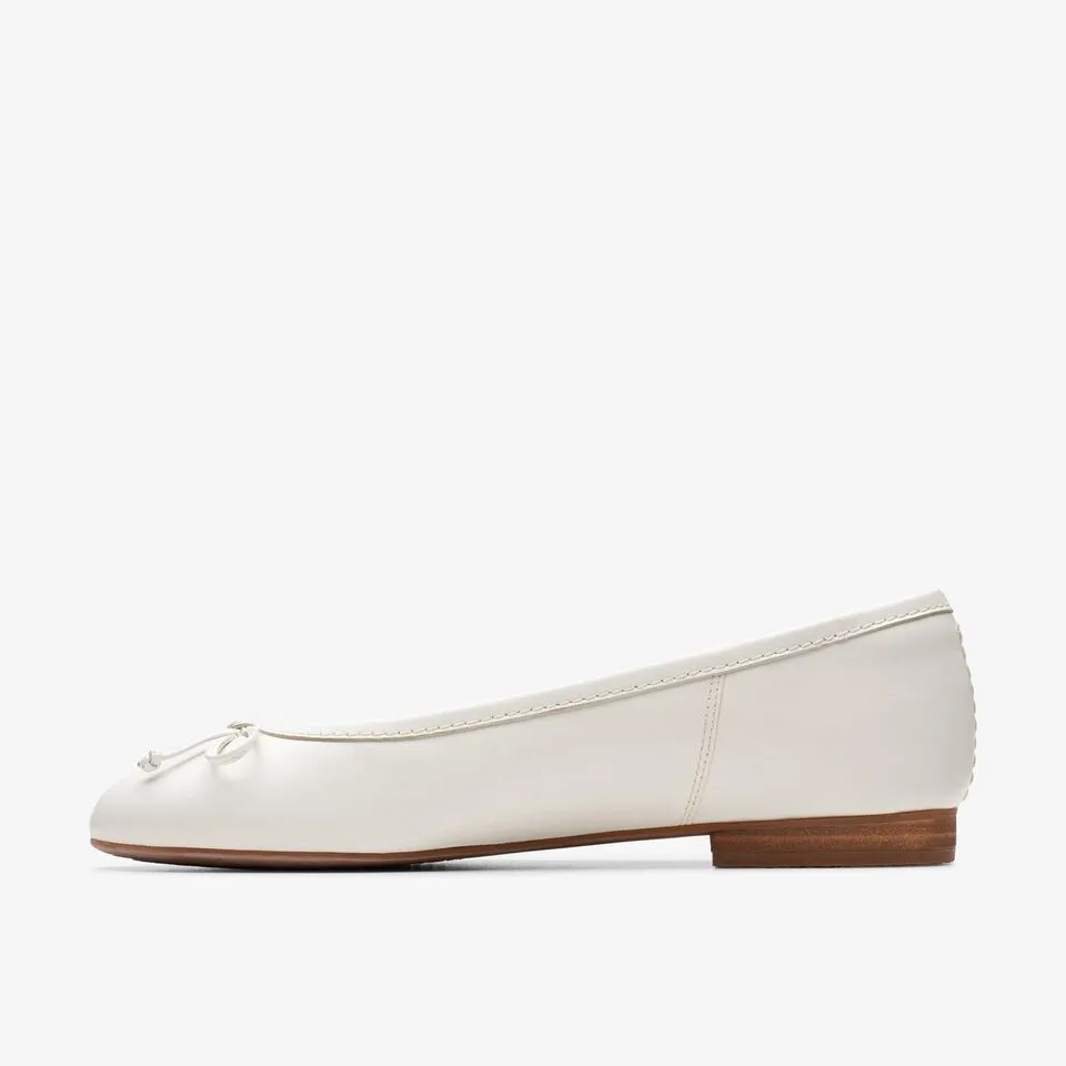 Clarks Women's Fawna Lily White | Lilac Leather
