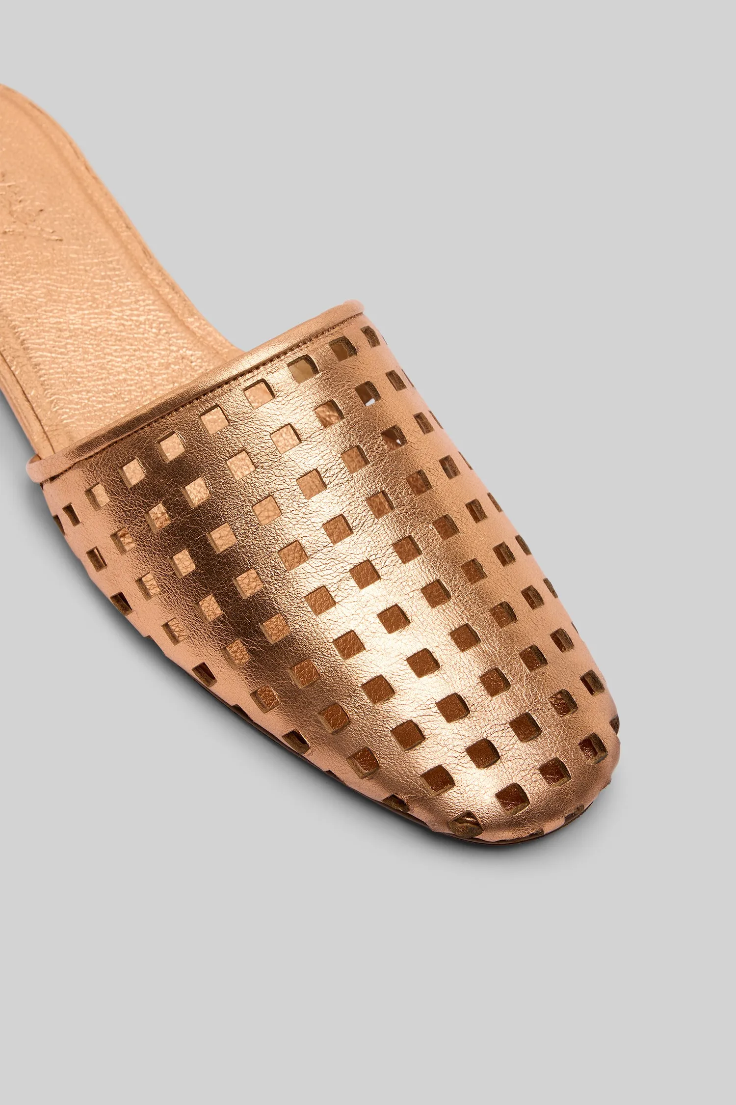 Distesa Forata Leather Mule Sandal in Copper Foil