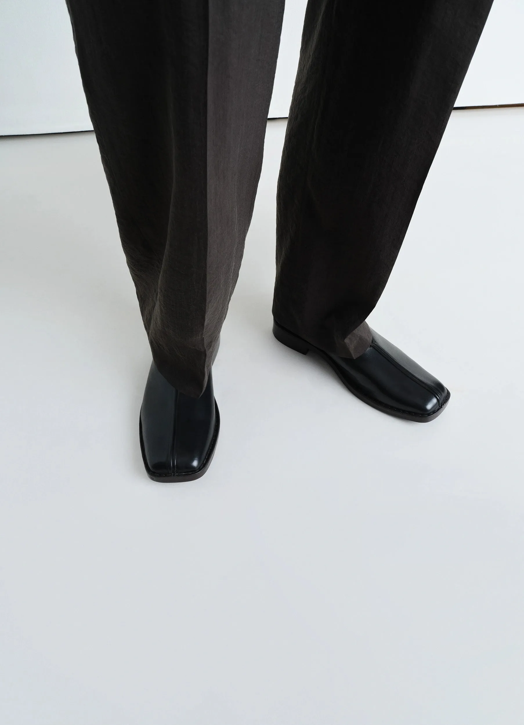FLAT PIPED SLIPPERS