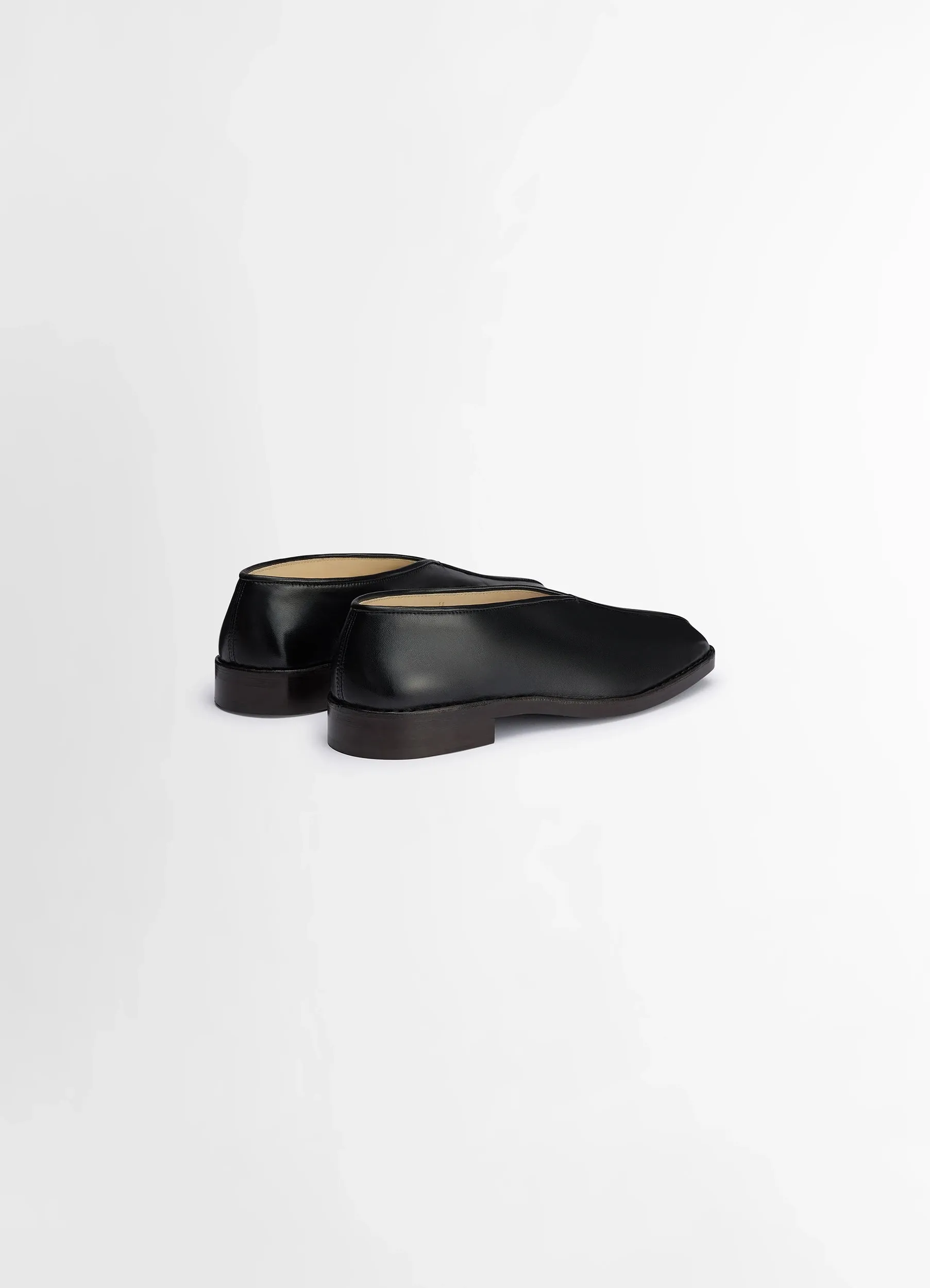FLAT PIPED SLIPPERS