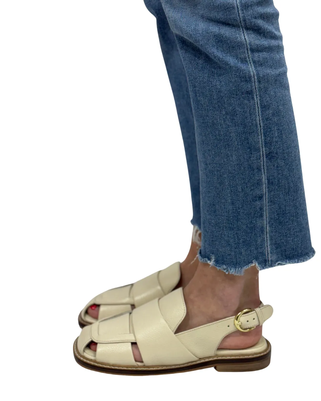 LIBBY FISHER FLAT in Chalk
