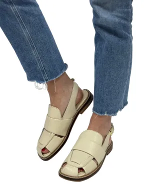 LIBBY FISHER FLAT in Chalk
