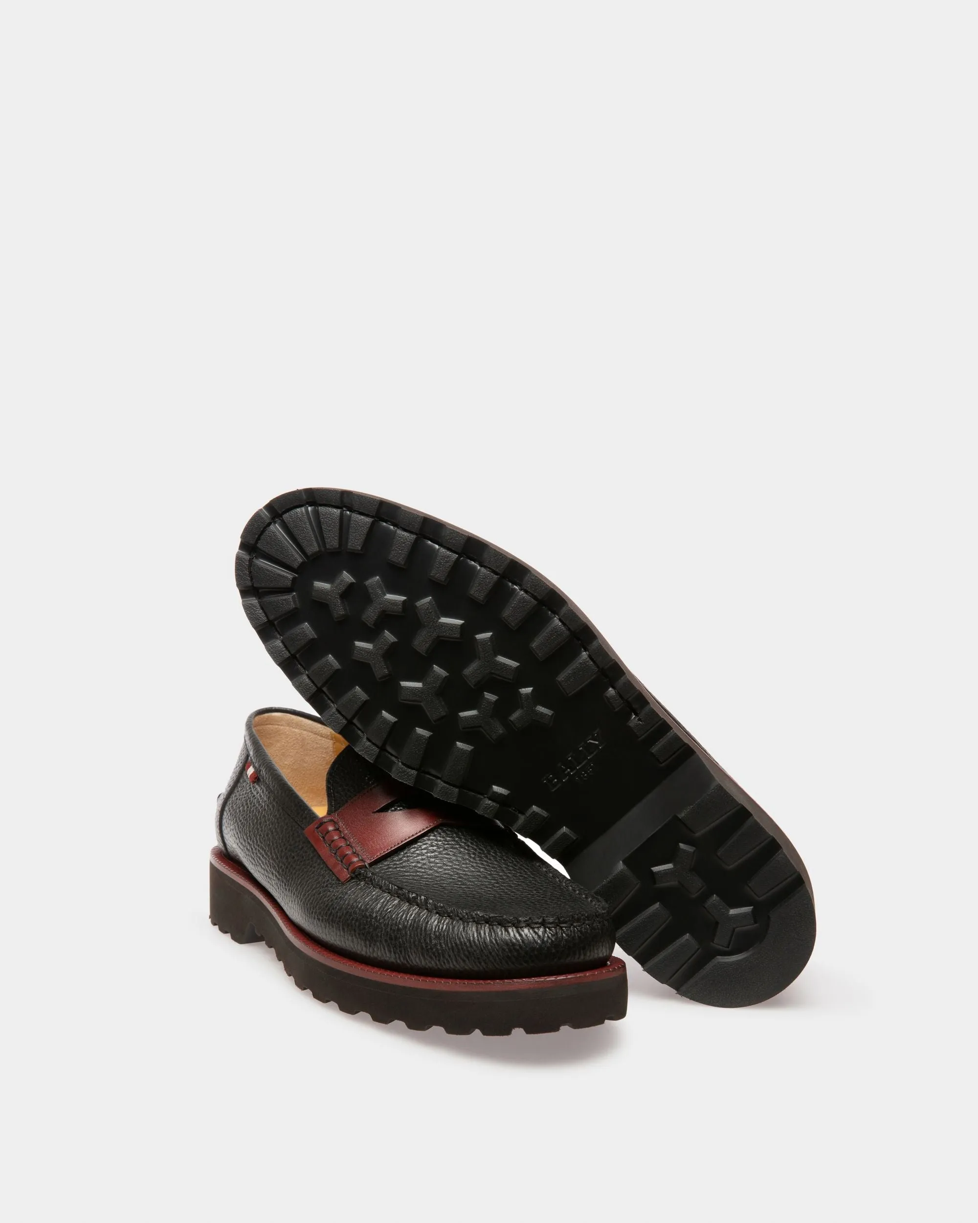 Noah Leather Loafers In Black & Heritage Red