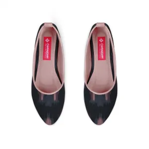Rose Round Toe Shoe Blurred