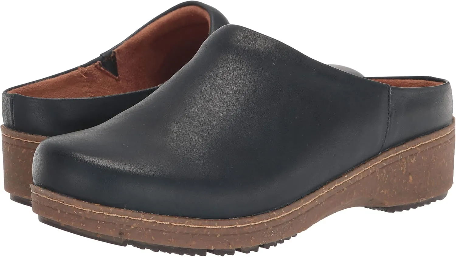 SoftWalk Women's Arvada Clog