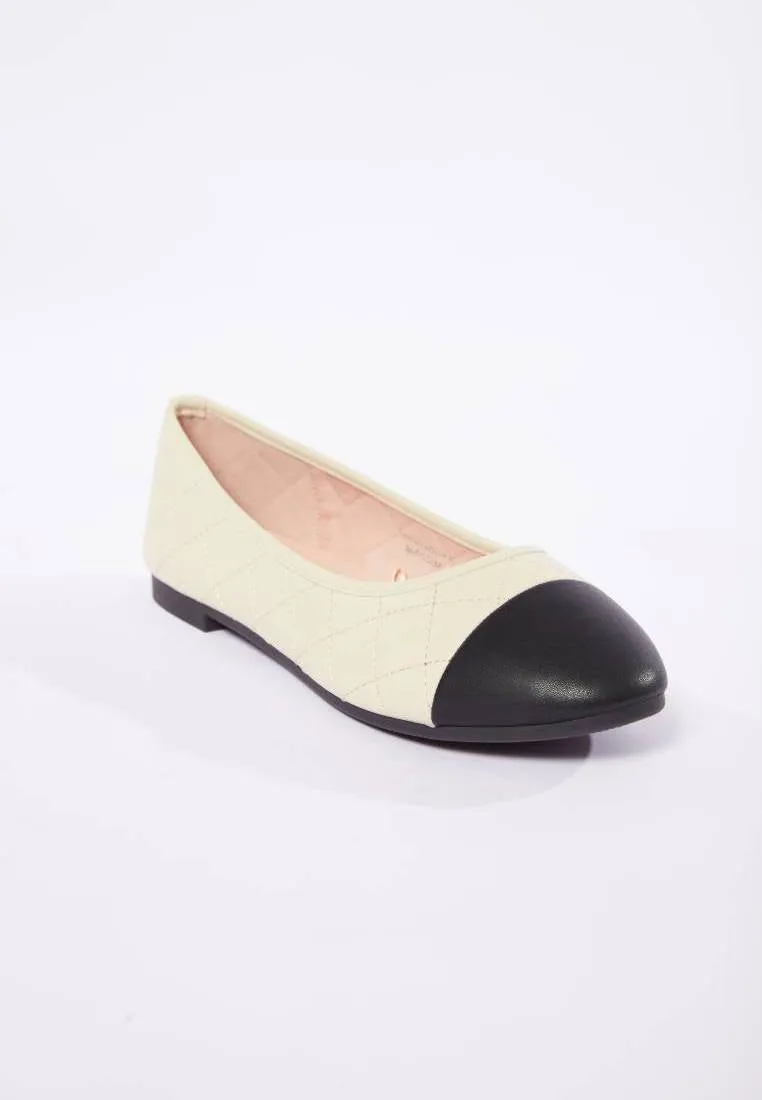 Two Tone Flat Shoes