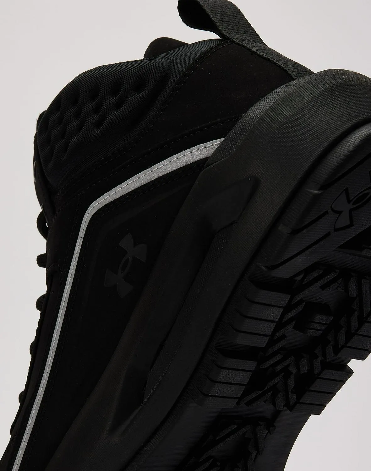 Under Armour 695 Boots Black Silver Grey 3028376-001Sneaker Shoe Trainer