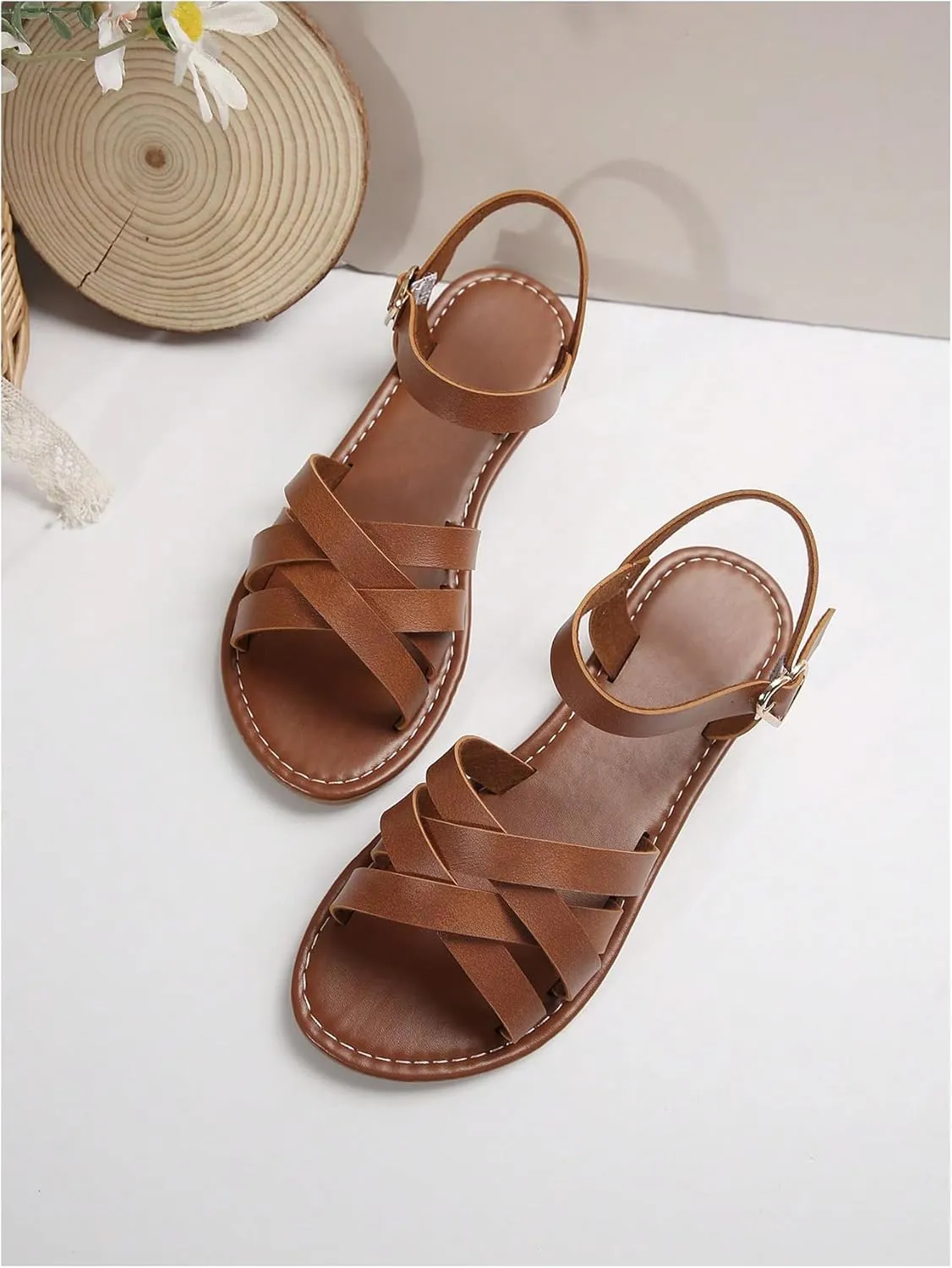 Verdusa Women's Crisscross Strappy Leather Sandals Summer Open Toe Roman Flat Sandals